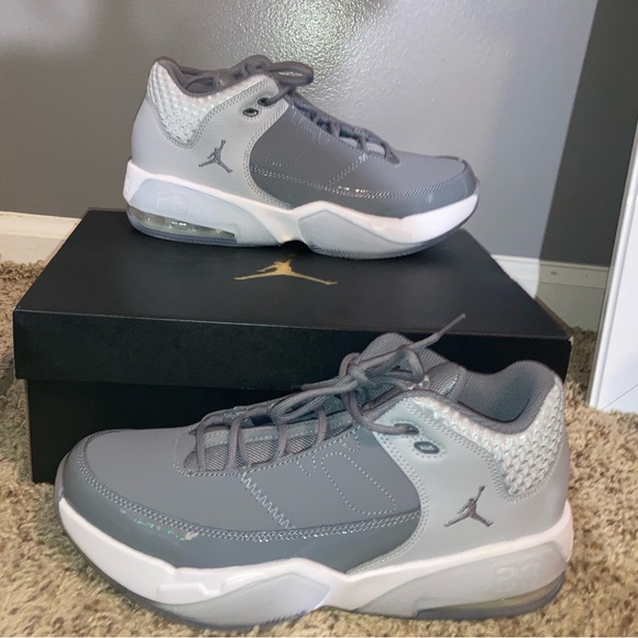 size 7y 
JORDAN MAX AURA 3 (GS) I will negotiate!! - Picture 1 of 10